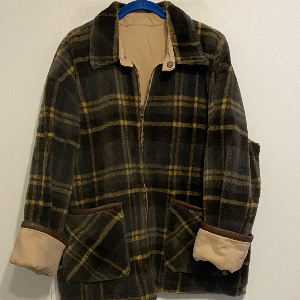 Plaid Women’s Jacket with Brown Accents, reversible warm jacket. No tags